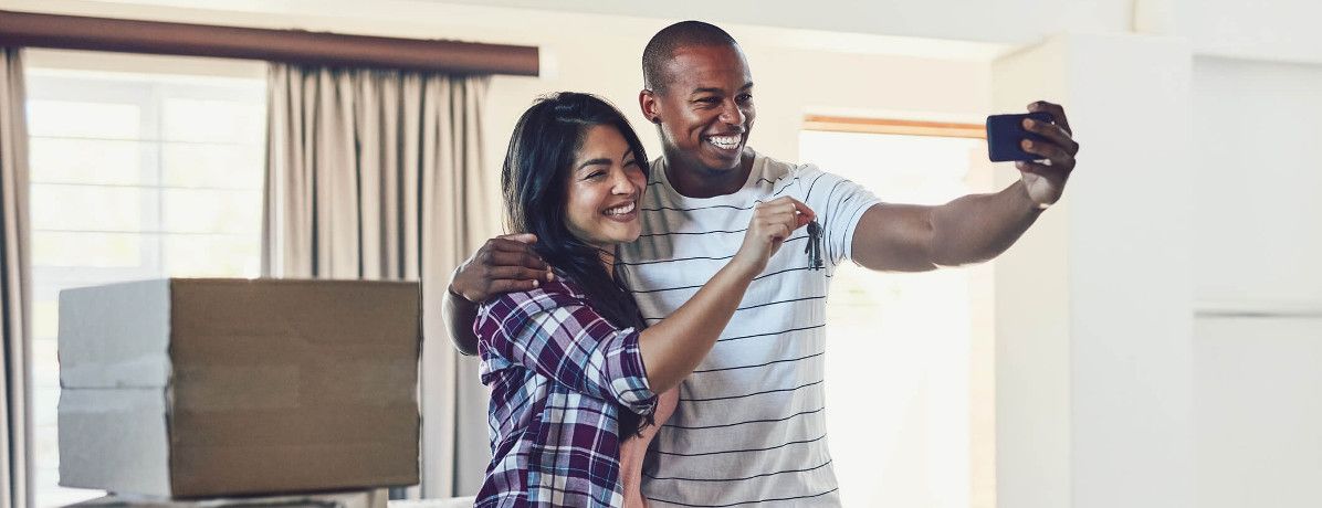 Como comprar um imóvel ainda jovem? 5 dicas para juntar dinheiro